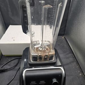 High-Performance Black Blender